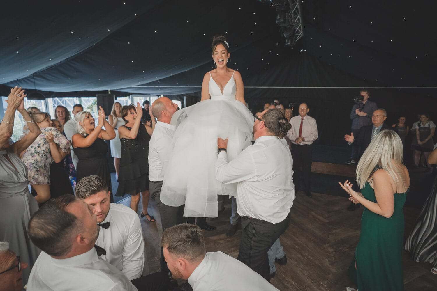 A packed dancefloor in the Arboretum