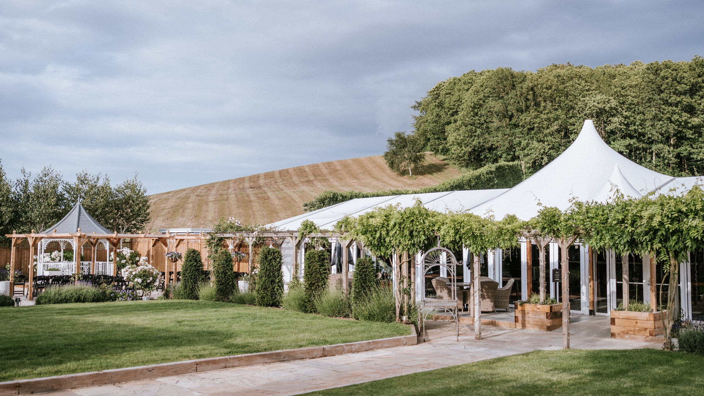 Traditional wedding at The BarnYard